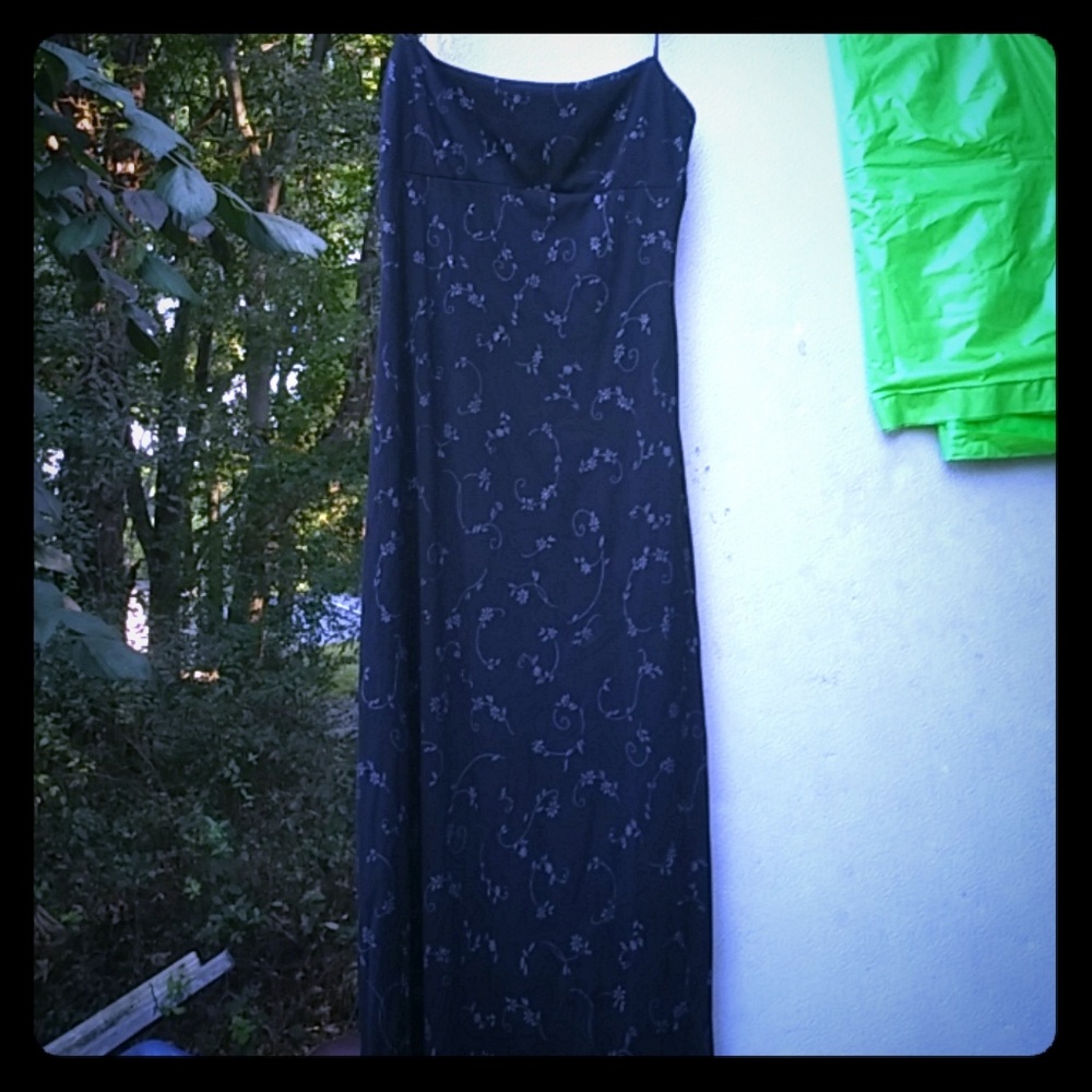 SIZE MEDIUM DRESS